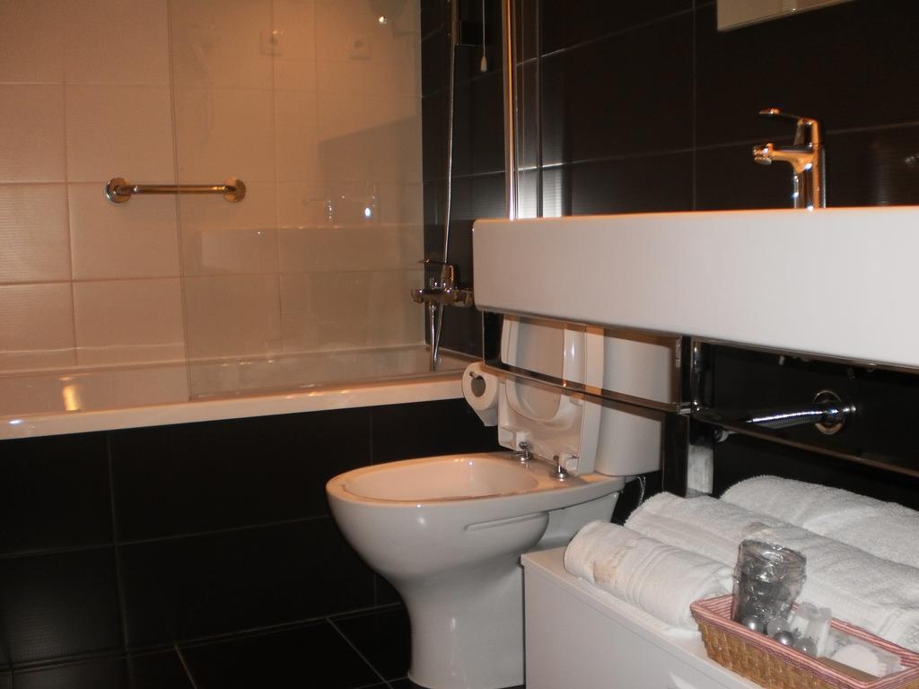 Triple Room,992283373:JPEG